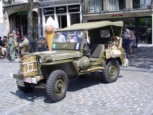 MILITAIRE WAGENS 7 -5 - 2011 008