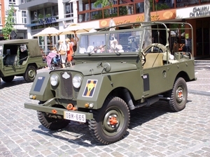 MILITAIRE WAGENS 7 -5 - 2011 011