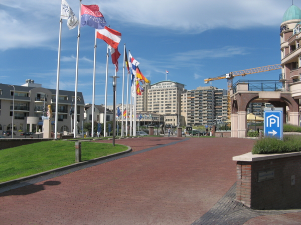 Aankomst op de promenade in Noordwijk aan Zee.
