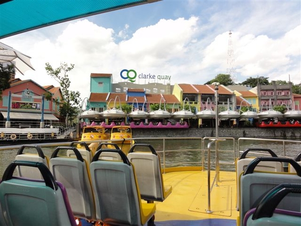 bumble bee at clark quay