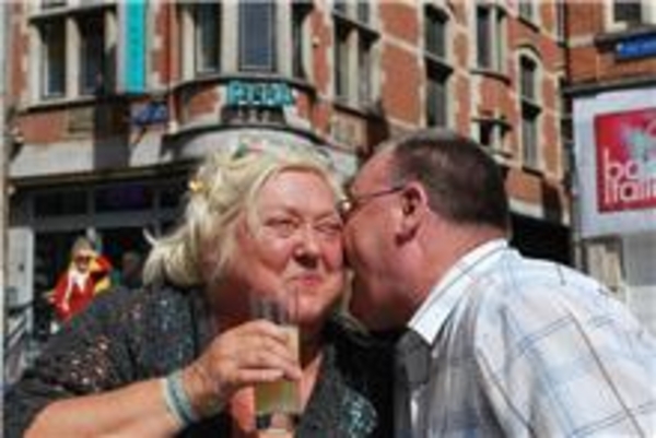 Dikke zoen , van herman aan rijs