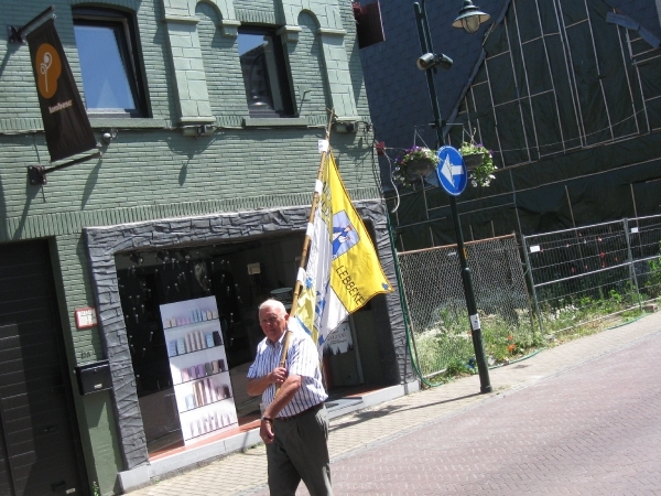 de landelijke gilde met 1 vlag