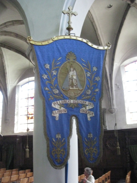 De vlaggen in de kerk