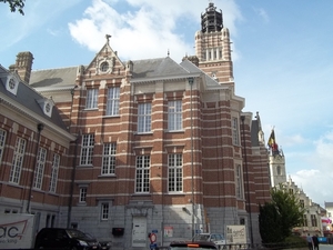 HET GERECHTSHOF VAN DENDERMONDE