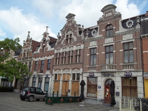 HUISJES AAN HET STATION VAN DENDERMONDE