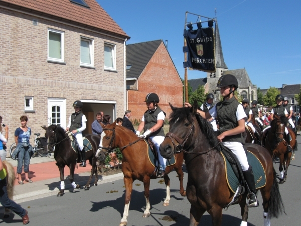 Sreenhuffel Genoveva processie 2011 008