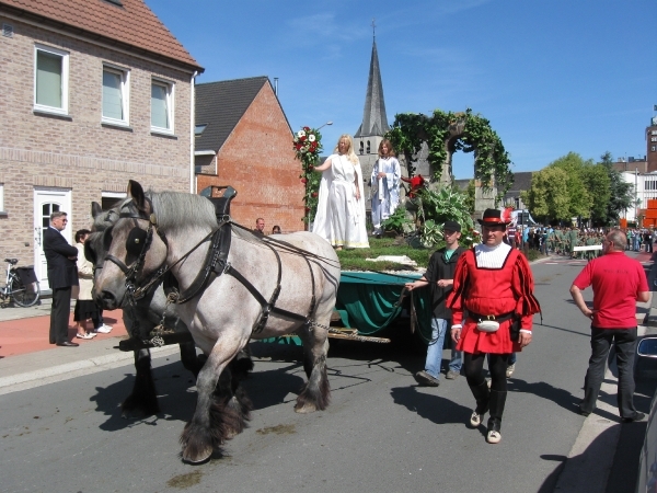 Praalwagen met Genoveva