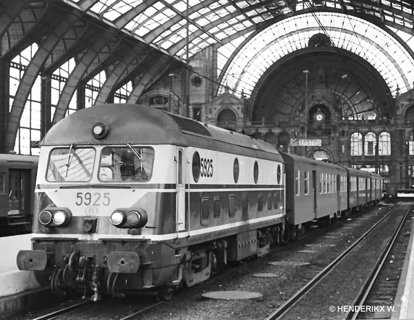 5925 als LAATSTE RIT als 3871 naar LILLE FN 19800531_1 (4) copy