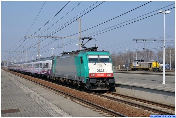 2835 FNLB 20120321 als IC 9236 & 7777