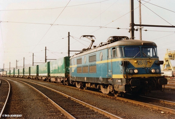 2619 met HUCOM-opleggers FNZG 19910705