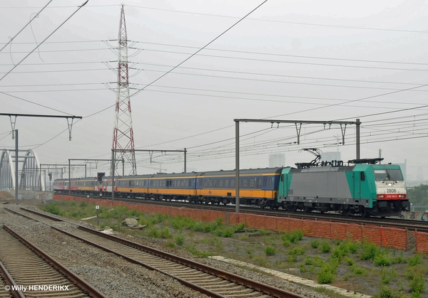 2806 FNLB 20140424 als IC1218-Den Haag