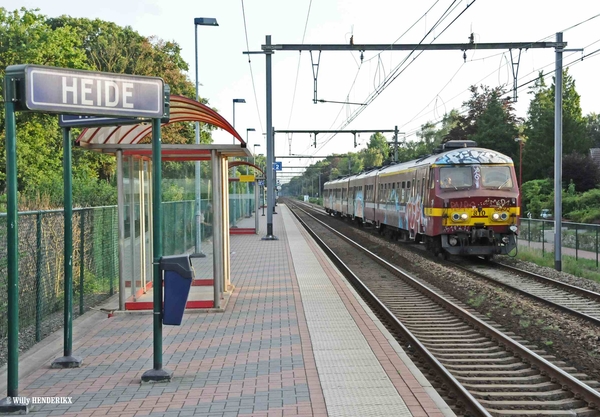 810 HEIDE 20150808 als L2569 naar Roosendaal om 20u14