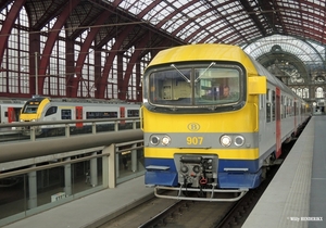 907 als EM2681 van Lokeren & 08187 als L2861 naar FLV FN 20151118