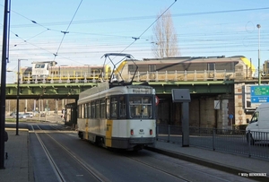 7750-1350 & DE LIJN 7033 Spoorbrug TURNHOUTSEBAAN 20160119 14u29