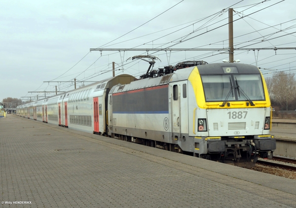 TD-M6 65036 met 1887 achteraan FNLB 20170203 doorrit 13u13 via li