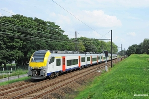 08010-08582 VLIEGVELD DEURNE 20150820 als IC2915 naar FLV (2)