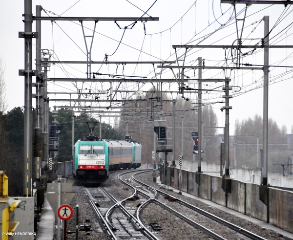 2803 en 2802 achteraan FNLB 20180405 als IC9219 FBMZ-Den Haag 08u