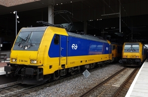 186044 met TD-rijtuig & 186008 BREDA 20180415