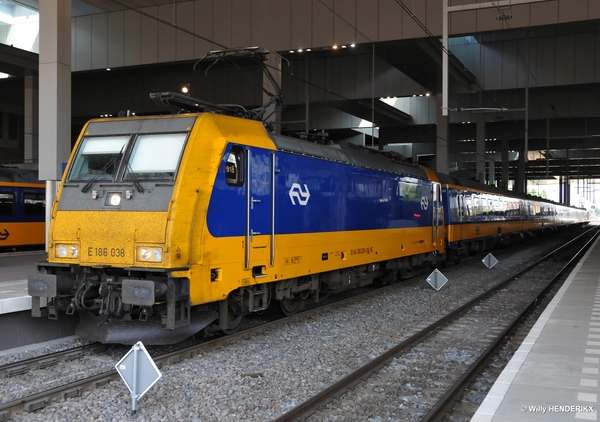 91 84 1186038-3-NL-NS & 186035 achteraan BREDA 20180721 15u14