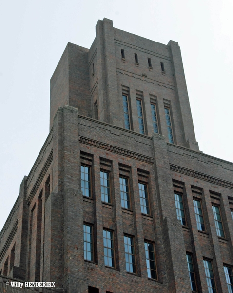 'INKTPOT' Toren met waterreservoir vanaf binnenkoer 20140719 (3)