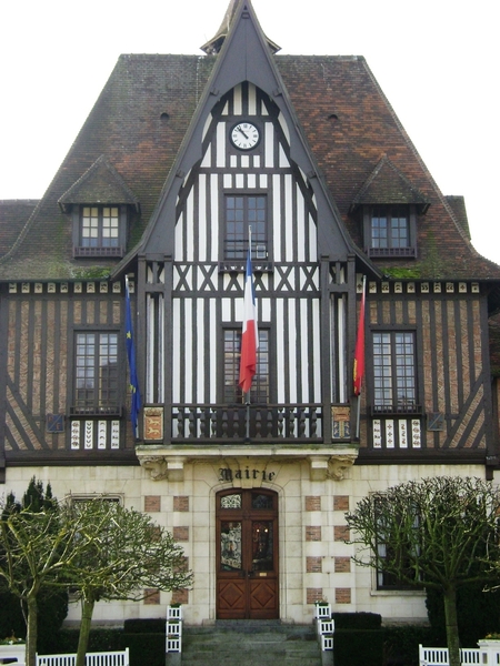 090228 CambraiRouenCaenBayeuxArromanchDeauvilHonfleurCabrgAlbert 