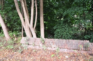 052