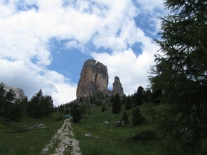 20110706 052 AV1-5TorriHut - CinqueTorri