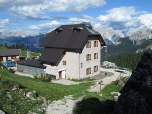 20110706 070 AV1-5TorriHut