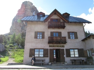 20110706 072 AV1-5TorriHut