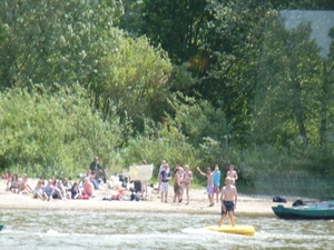 HET STRAND VAN HET MEER