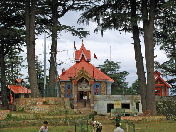 DE JAKHU TEMPEL GEWIJD AAN HANUMAN