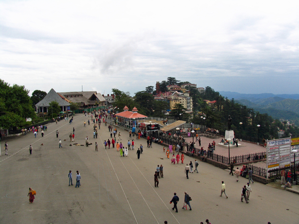 UITZICHT OVER HET VOORNAAMSTE PLEIN IN SHIMLA