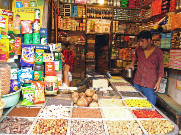 KRUIDENIERSWINKELTJE IN SHIMLA