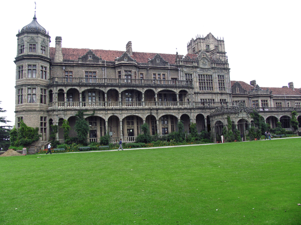 OUDE ENGELSE UNIVERSITEIT IN SHIMLA