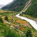 PERCELEN KLEURIGE GEWASSEN LANGS DE RIVIER