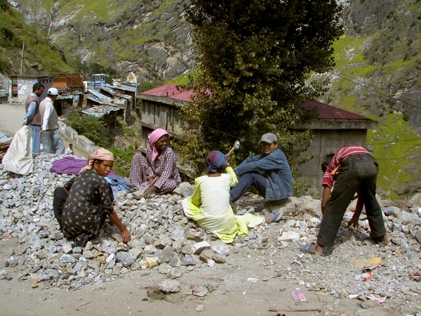 STEENWERKERS IN RAMPUR