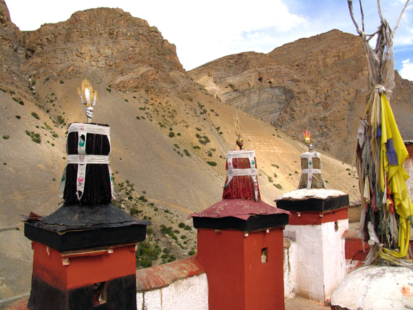 BOVEN OP HET DAK VAN DE KEY GOMPA