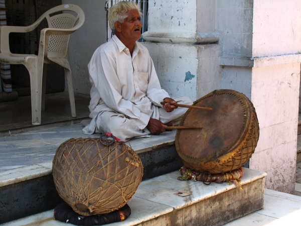 DRUMMER