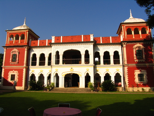 HET HOTEL IN PRAGPUR - THE JUDGE'S COURT