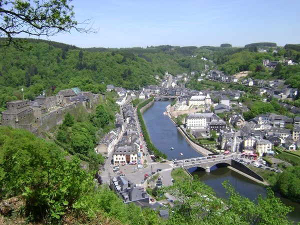 100522 Bouillon Semois Orval F Stenay Sedan B Humain 011