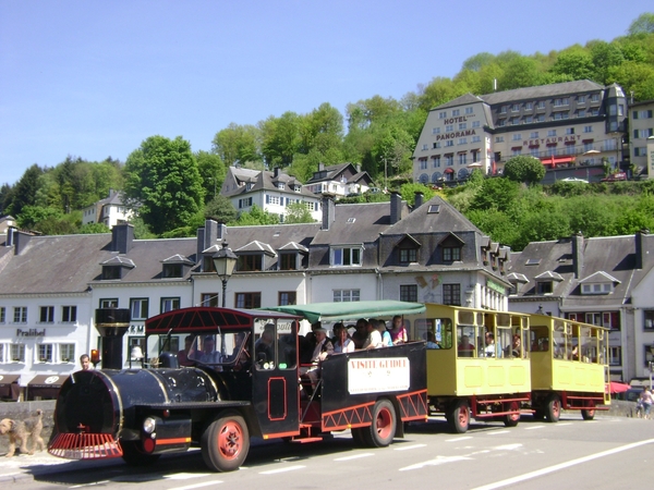 100522 Bouillon Semois Orval F Stenay Sedan B Humain 016