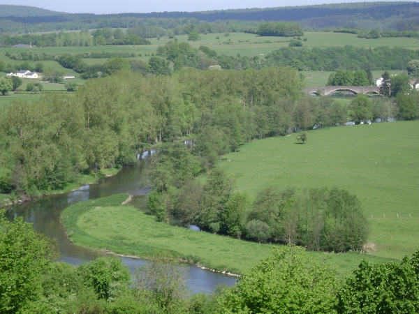 100522 Bouillon Semois Orval F Stenay Sedan B Humain 035