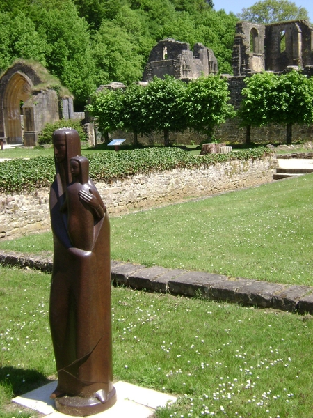 100522 Bouillon Semois Orval F Stenay Sedan B Humain 042