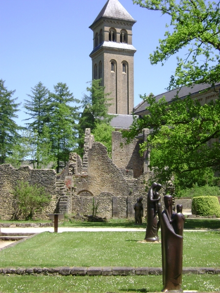 100522 Bouillon Semois Orval F Stenay Sedan B Humain 058