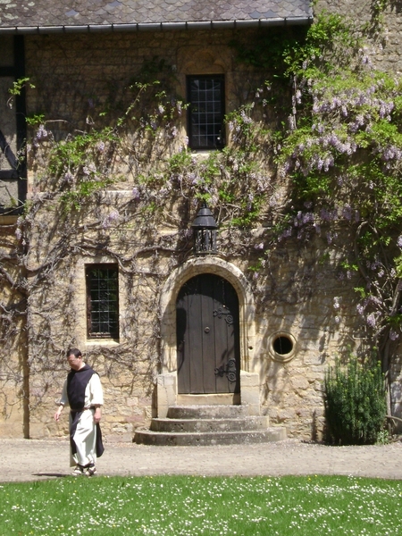 100522 Bouillon Semois Orval F Stenay Sedan B Humain 059