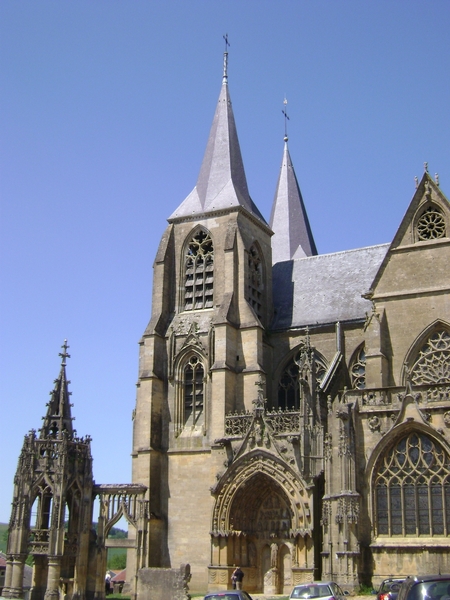 100522 Bouillon Semois Orval F Stenay Sedan B Humain 061