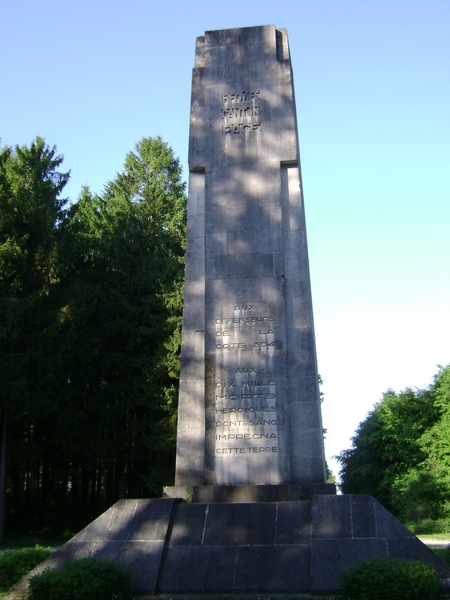 100522 Bouillon Semois Orval F Stenay Sedan B Humain 089