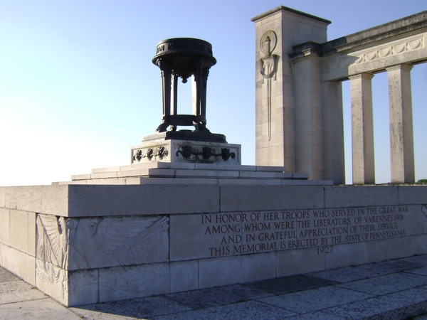 100522 Bouillon Semois Orval F Stenay Sedan B Humain 092