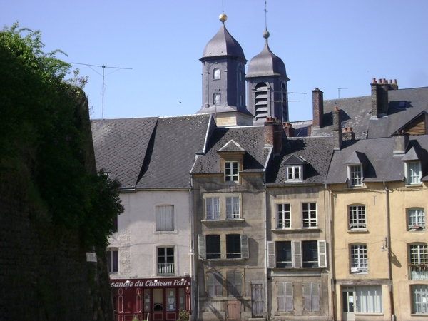 100522 Bouillon Semois Orval F Stenay Sedan B Humain 097