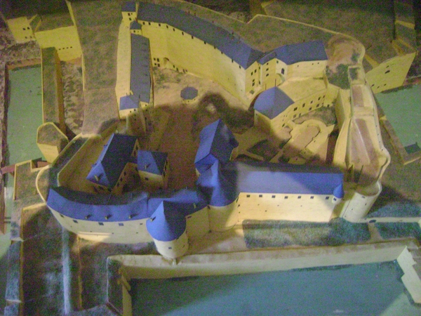 100522 Bouillon Semois Orval F Stenay Sedan B Humain 111